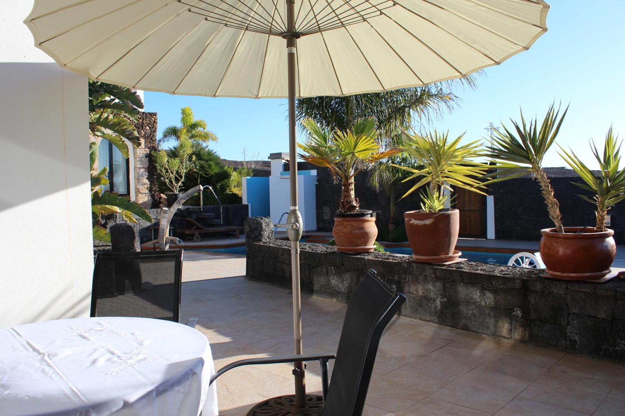 Villa Niki Mit Beheiztem Gemeinschaftspool Fuer 2 Appartments Las Brenas ภายนอก รูปภาพ